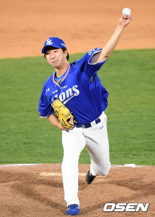  6회말 마운드에 오른 삼성 최채흥이 힘차게 공을 뿌리고 있다./ rumi@osen.co.kr