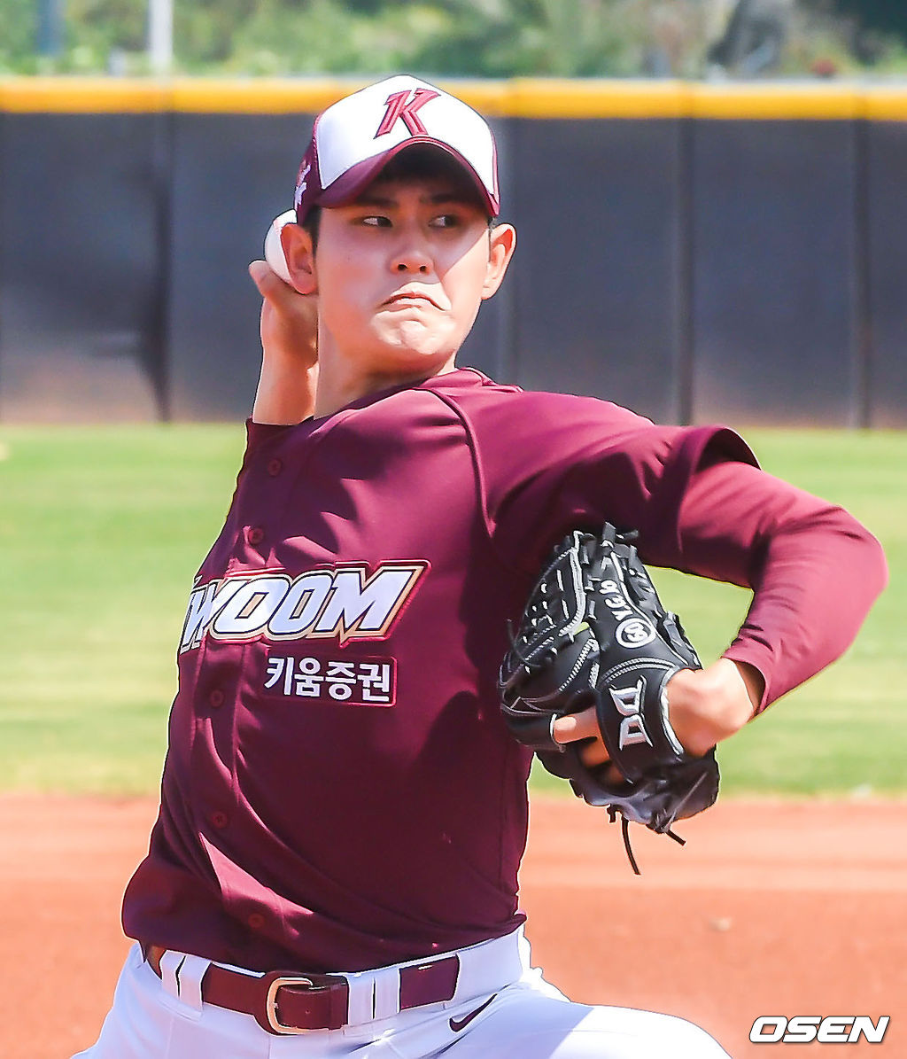 키움 조영건이 라이브피칭을 하고 있다./spjj@osen.co.kr