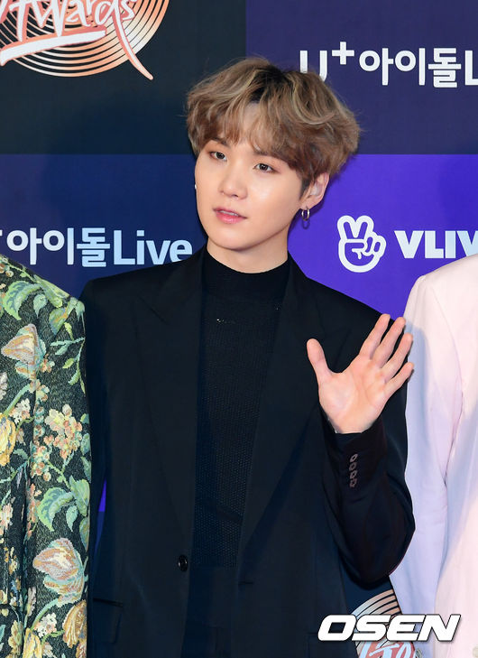 방탄소년단 슈가가 포즈를 취하고 있다.  /jpnews@osen.co.kr