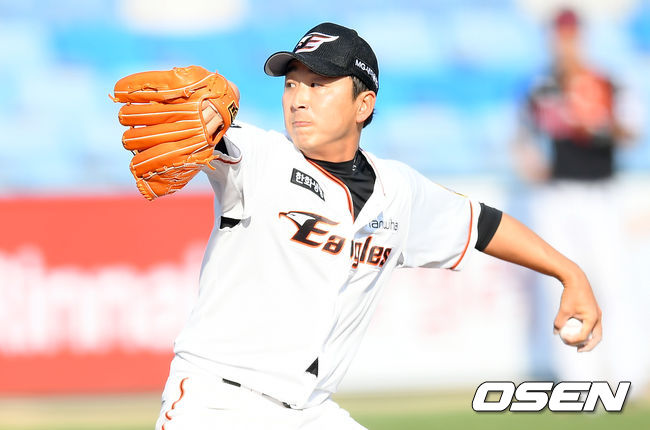 9회초 한화 정우람이 힘차게 공을 뿌리고 있다./ksl0919@osen.co.kr