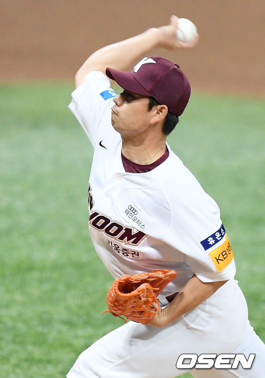 7회초 마운드에 오른 키움 김상수가 힘차게 공을 뿌리고 있다./ rumi@osen.co.kr