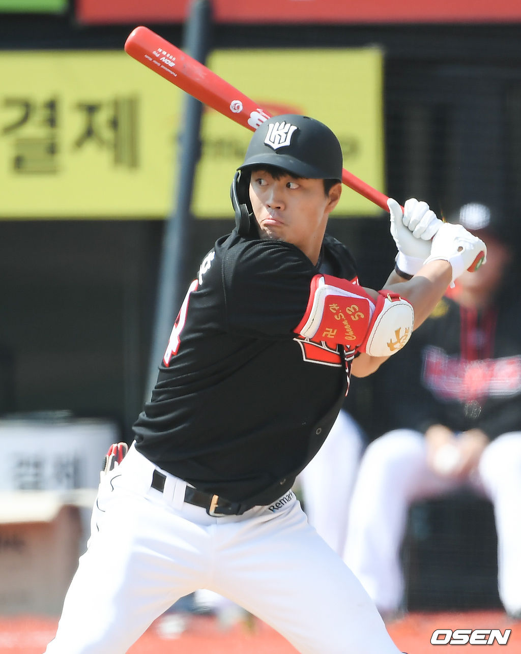 KT 천성호가 타격하고 있다./ soul1014@osen.co.kr