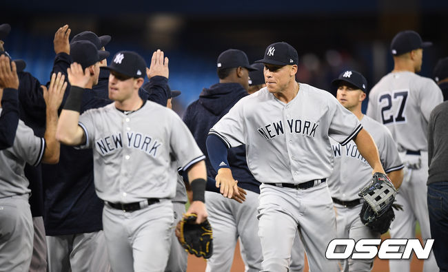 승리를 거둔 양키스 선수단이 기뻐하고 있다. / youngrae@osen.co.kr