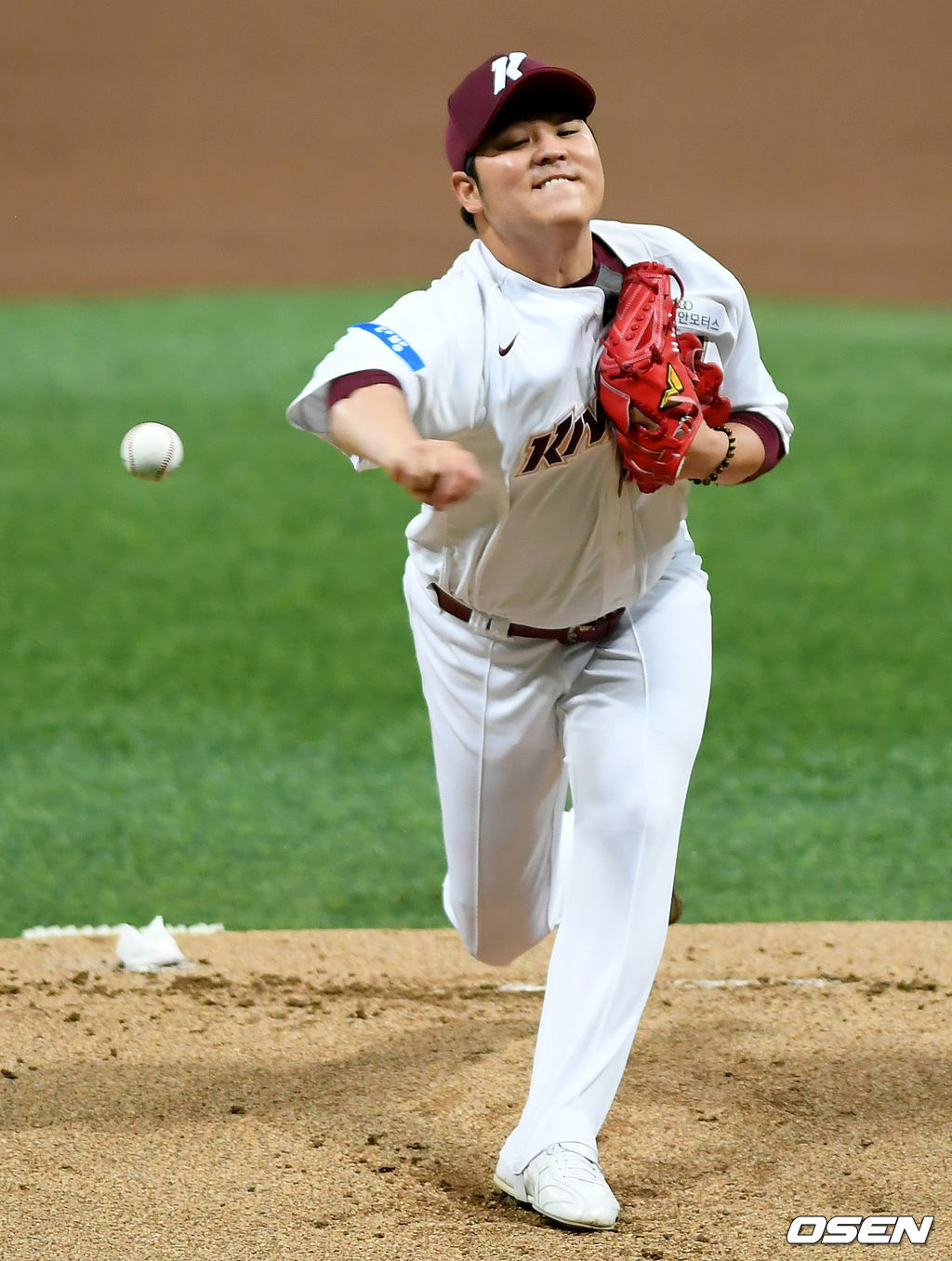키움 선발투수 한현희가 마운드에 올라 힘차게 공을 뿌리고 있다./ksl0919@osen.co.kr