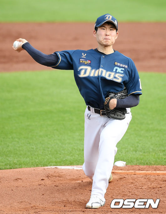 NC 선발 이재학이 힘차게 공을 뿌리고 있다. / rumi@osen.co.kr