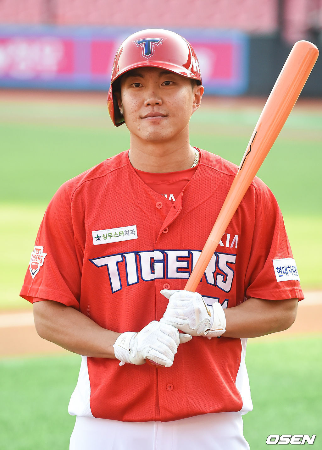 9일 오후 경기도 수원시 수원KT위즈파크에서 KBO리그 KT 위즈와 KIA 타이거즈의 경기가 진행된다.경기에 앞서 KIA 류지혁이 포토타임을 갖고 포즈를 취하고 있다. /   soul1014@osen.co.kr