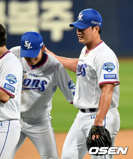 10일 대구 삼성라이온즈파크에서 ‘2020 신한은행 SOL KBO리그’ 삼성 라이온즈와 키움 히어로즈의 경기가 열렸다.8회초 2사 2루 키움 김하성의 타구를 삼성 박해민이 잡아내고 오승환과 기쁨을 나누고 있다./ksl0919@osen.co.kr