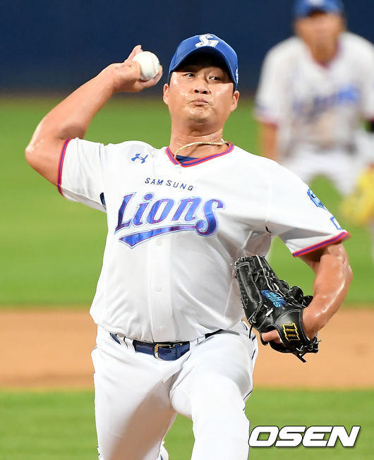 10일 대구 삼성라이온즈파크에서 ‘2020 신한은행 SOL KBO리그’ 삼성 라이온즈와 키움 히어로즈의 경기가 열렸다.8회초 삼성 오승환이 마운드에 올라 힘차게 공을 뿌리고 있다./ksl0919@osen.co.kr