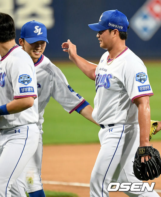 10일 대구 삼성라이온즈파크에서 ‘2020 신한은행 SOL KBO리그’ 삼성 라이온즈와 키움 히어로즈의 경기가 열렸다.8회초 2사 2루 키움 김하성의 타구를 삼성 박해민이 잡아내고 오승환과 기쁨을 나누고 있다./ksl0919@osen.co.kr