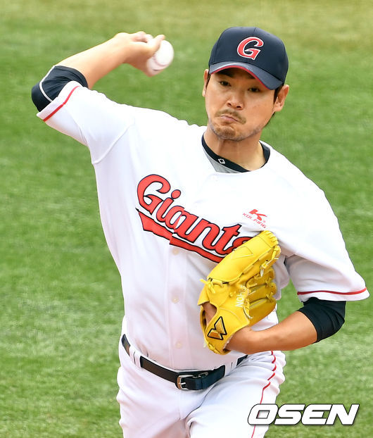 롯데 선발 노경은이 힘차게 공을 뿌리고 있다. / dreamer@osen.co.kr