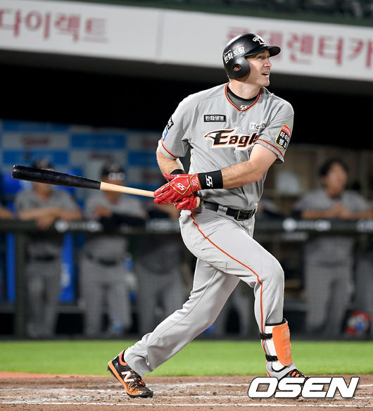 7회초 무사 한화 호잉이 1점 홈런을 날리고 있다. /ksl0919@osen.co.kr