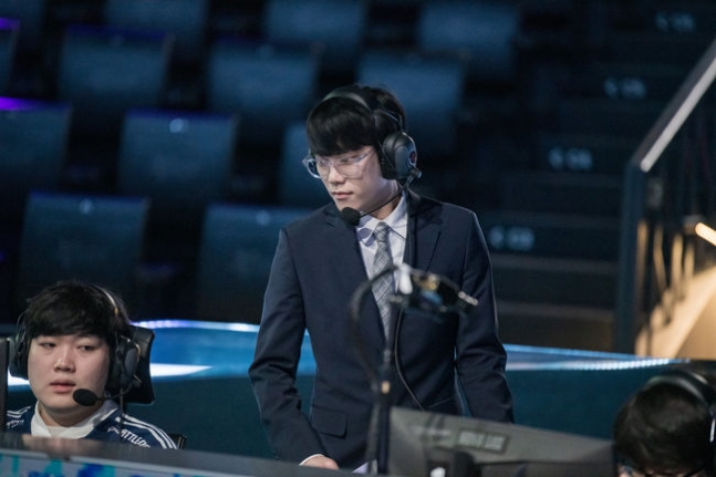 라이엇 게임즈 플리커.