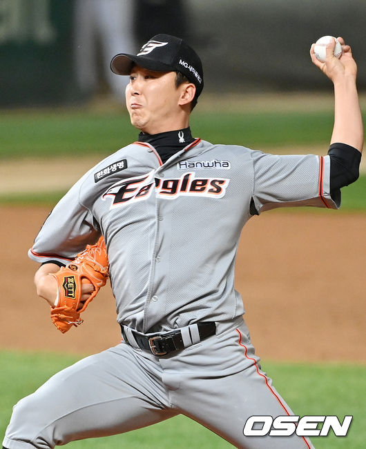 9회말 한화 정우람이 마운드 위에서 힘차게 공을 뿌리고 있다./ rumi@osen.co.kr