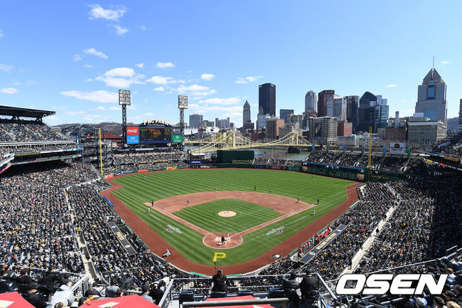 많은 관중들이 피츠버그 홈 개막전을 찾아 즐기고 있다. /dreamer@osen.co.kr