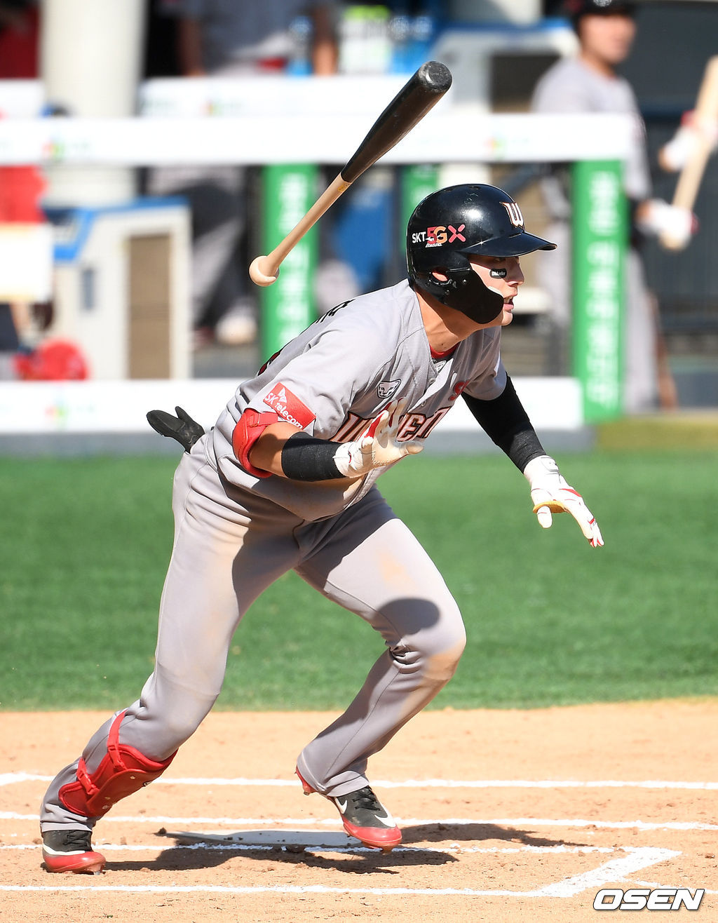 SK 최지훈이 안타를 날리고 있다. / dreamer@osen.co.kr