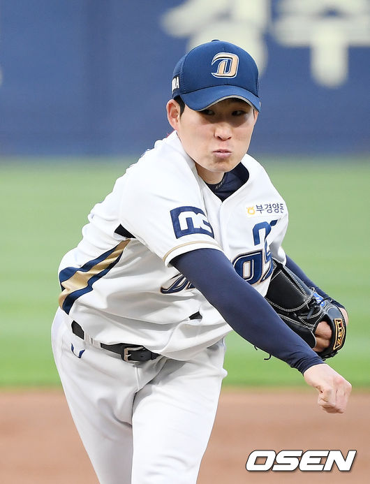 NC 선발 이재학이 힘차게 공을 뿌리고 있다. / rumi@osen.co.kr