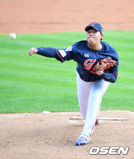 1회말 롯데 서준원이 역투하고 있다. /jpnews@osen.co.kr