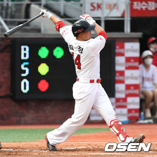 3회말 1사 1루 상황 SK 최정이 선제 좌월 투런포를 날리고 있다. 이 홈런으로 개인통산 340 홈런을 기록하며 KBO 리그 통산 홈런 공동 3위에 이름을 올렸다. / dreamer@osen.co.kr