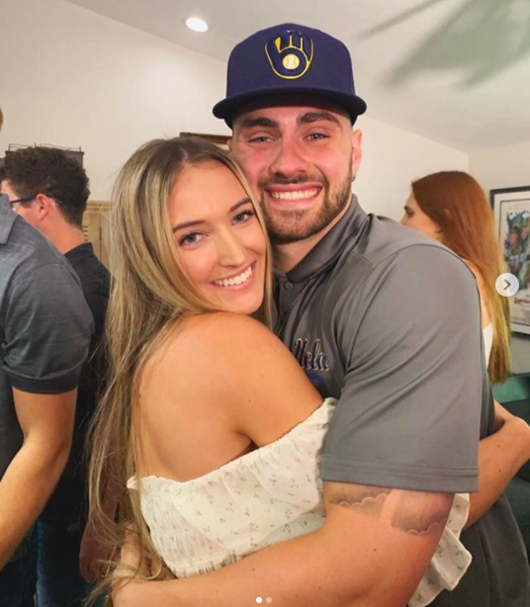 [사진] 밀워키 1라운드 지명 선수 개럿 미첼과 그의 여자 친구 헤일리 크루즈. / 크루즈 SNS