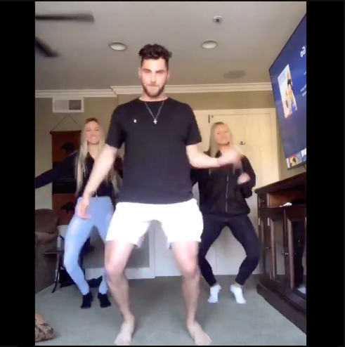 [사진] 개럿 미첼과 그의 여자 친구 헤일리 크루즈의 댄싱 동영상. / 크루즈 SNS