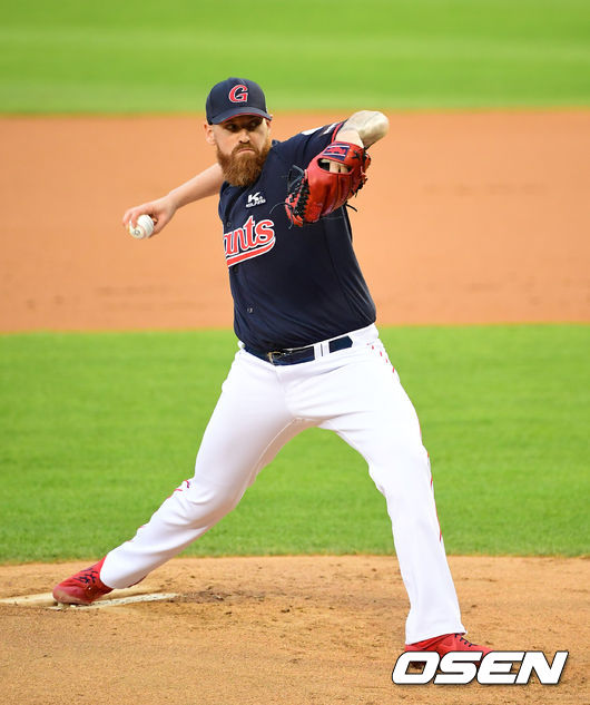 1회말 롯데 스트레일리가 역투하고 있다. /jpnews@osen.co.kr