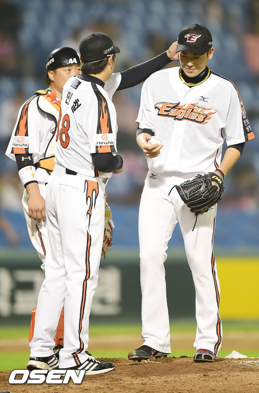 2014년 투수코치 시절 정민철 단장(왼쪽)과 이태양 / rumi@osen.co.kr