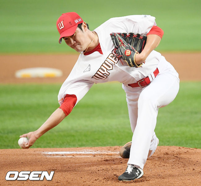 SK 선발 박종훈이 힘차게 공을 뿌리고 있다./ rumi@osen.co.kr