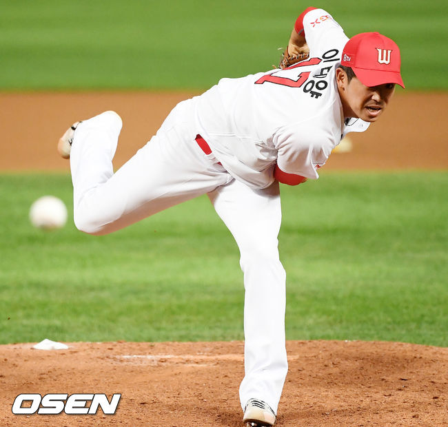 6회초 마운드에 오른 SK 이태양이 힘차게 공을 뿌리고 있다./ rumi@osen.co.kr