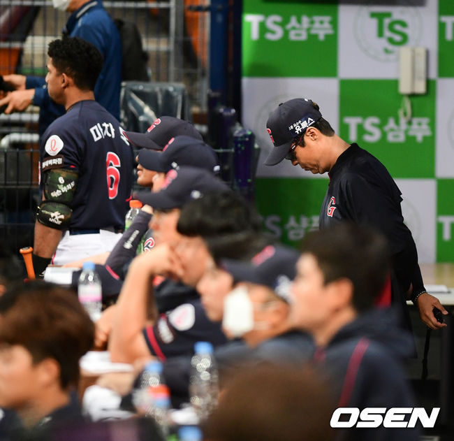 1회 롯데 허문회 감독이 생각에 잠겨 있다. /jpnews@osen.co.kr 