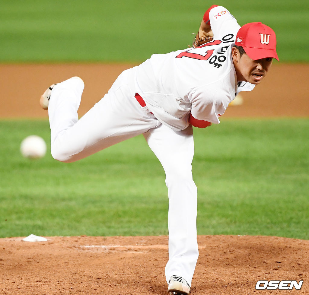 6회초 마운드에 오른 SK 이태양이 힘차게 공을 뿌리고 있다./ rumi@osen.co.kr