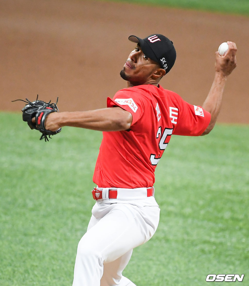 1회말 SK 선발투수 핀토가 역투하고 있다./ soul1014@osen.co.kr