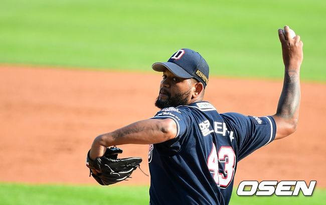 1회말 두산 알칸타라가 역투하고 있다. /jpnews@osen.co.kr