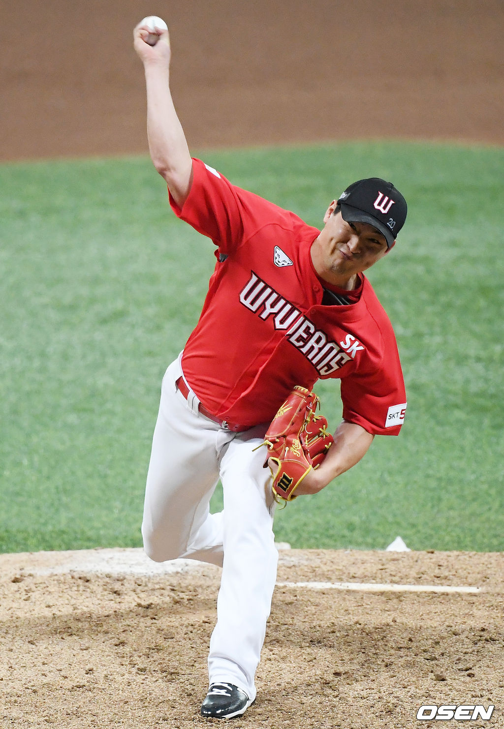 SK 하재훈이 힘차게 공을 뿌리고 있다./ rumi@osen.co.kr