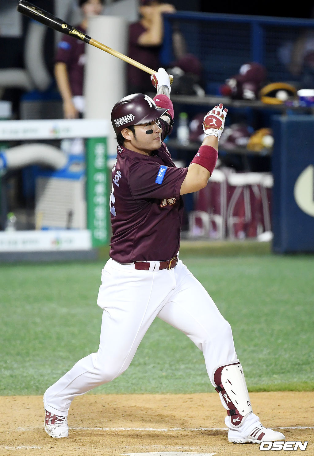 4회초 키움 선두타자 박병호가 우중전 안타를 때려내고 있다. /cej@osen.co.kr 