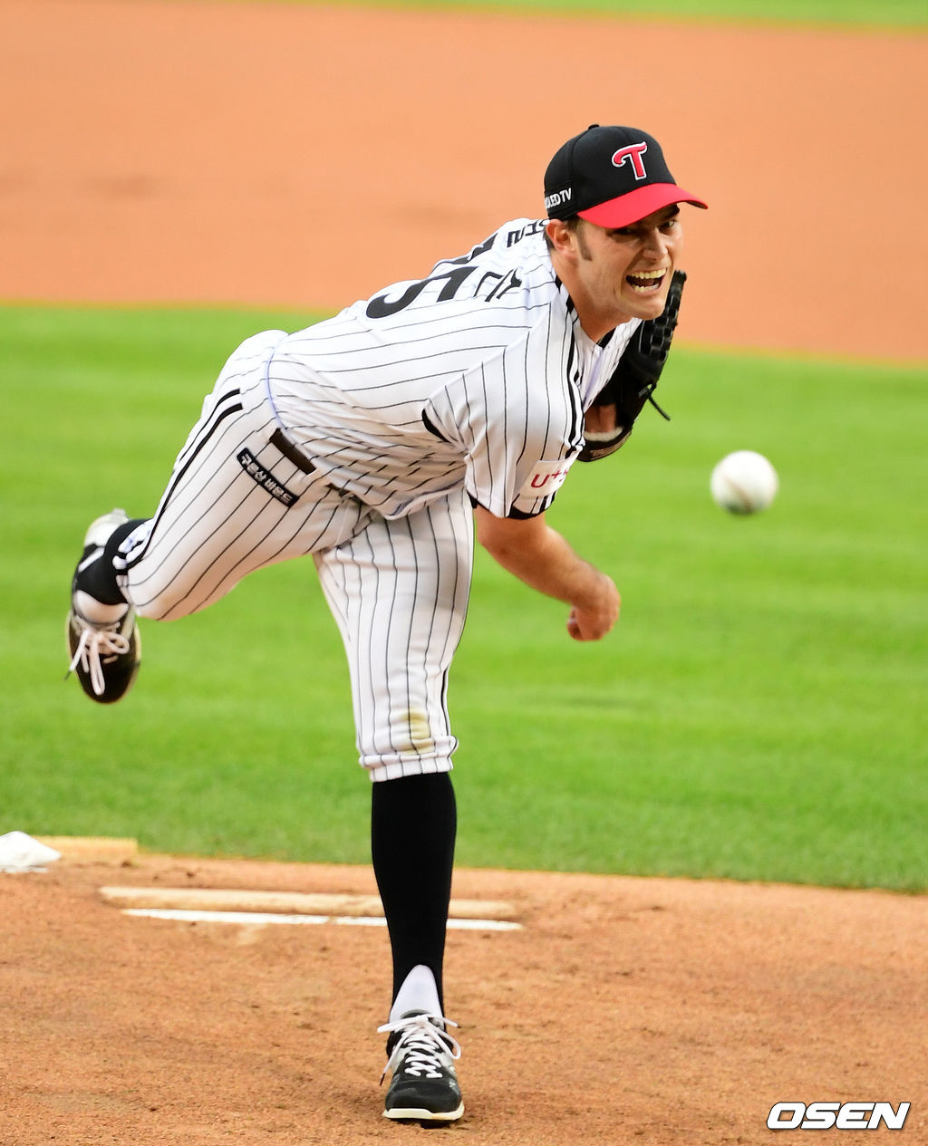 LG 윌슨이 역투하고 있다. /jpnews@osen.co.kr