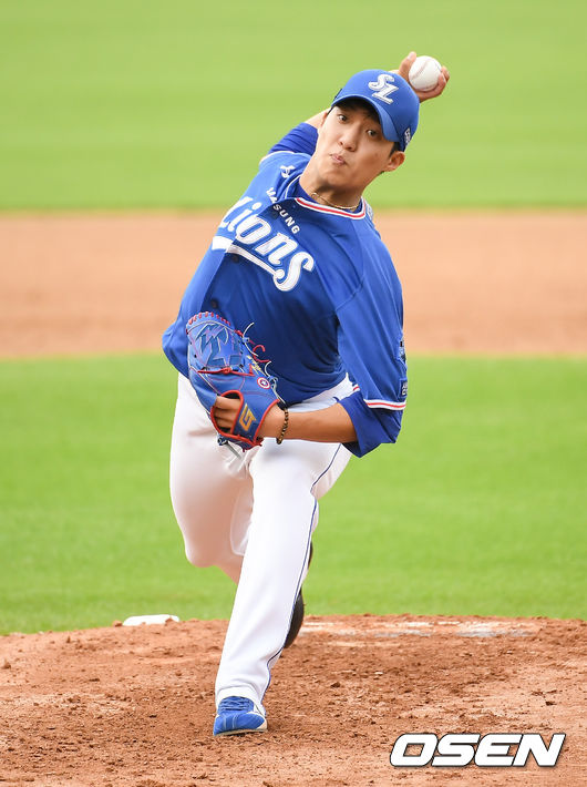 20일 광주KIA챔피언스필드에서 ‘2020 신한은행 SOL KBO리그’ KIA 타이거즈와 삼성 라이온즈의 경기가 열렸다.1회말 삼성 선발투수 원태인이 역투하고 있다. / soul1014@osen.co.kr