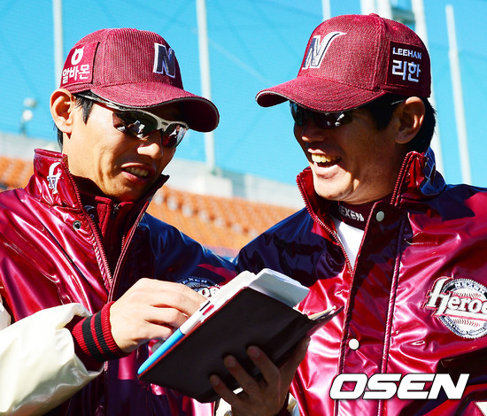 넥센 시절 염경엽 감독(왼쪽)과 이강철 감독 /rumi@osen.co.kr