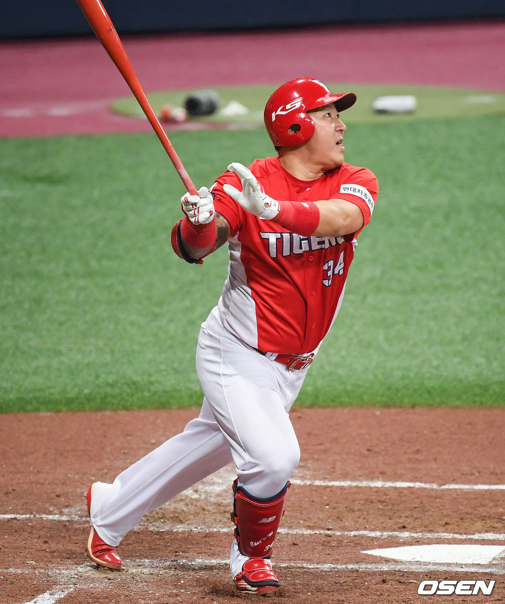 3회초 2사 만루 KIA 최형우가 역전 만루홈런을 날리고 있다.  /soul1014@osen.co.kr