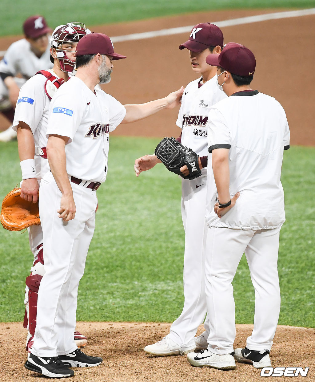 키움 조영건 선발투수가 강판되고 있다. /soul1014@osen.co.k