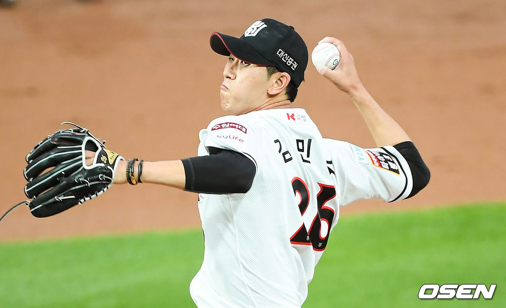 KT 선발투수 김민수가 역투하고 있다.  /soul1014@osen.co.kr