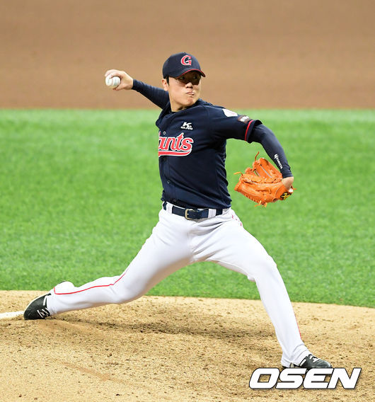 8회말 롯데 박진형이 마운드에 올라 역투하고 있다. /jpnews@osen.co.kr