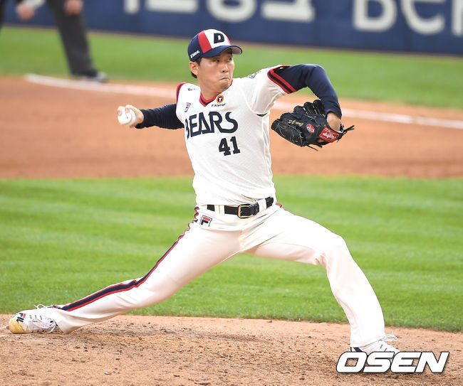 5일 오후 서울 잠실야구장에서 '2020 신한은행 SOL KBO리그' 두산 베어스와 한화 이글스의 경기가 열렸다.7회초 두산 채지선이 역투하고 있다. /youngrae@osen.co.kr