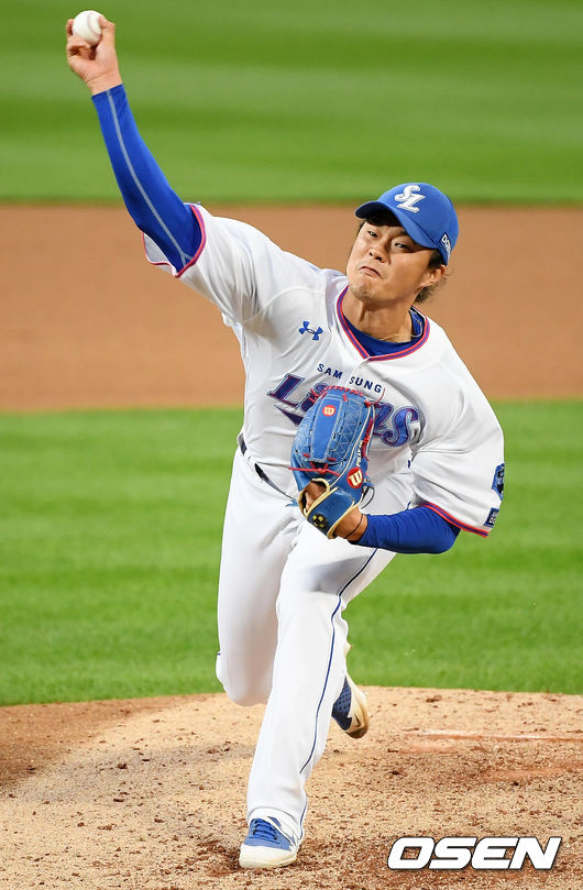 4일 오후 대구 삼성 라이온즈 파크에서 ‘2020 신한은행 SOL KBO리그’ 삼성 라이온즈와와 LG 트윈스의 경기가 열렸다.6회초 마운드에 오른 삼성 장필준이 힘차게 공을 뿌리고 있다./ rumi@osen.co.kr