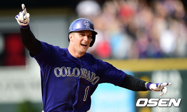 끝내기 안타를 때린 콜로라도 브랜드 반스가 기뻐하고 있다./youngrae@osen.co.kr