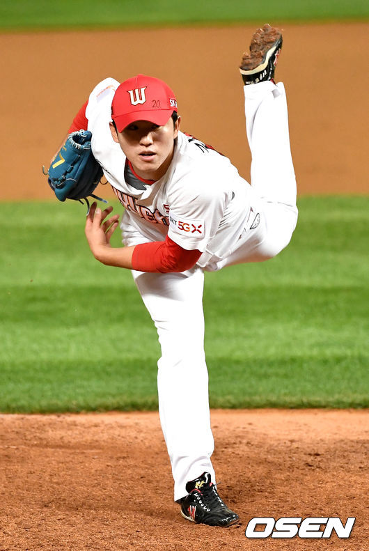 7회초 무사 1루 상황 마운드에 오른 SK 투수 김정빈이 힘차게 공을 뿌리고 있다. / dreamer@osen.co.kr