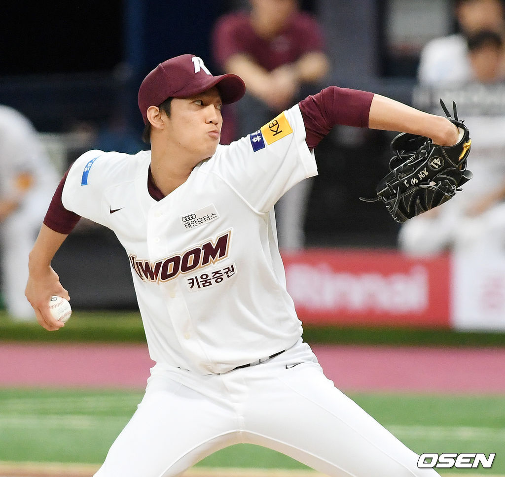 키움 안우진이 힘차게 공을 뿌리고 있다./ rumi@osen.co.kr