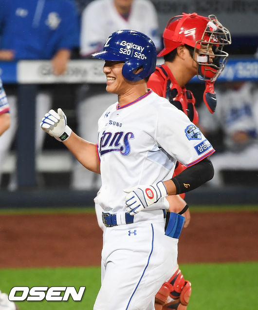 5회말 무사 1루 삼성 이성규가 2점 홈런을 날리고 미소 짓고 있다.  / soul1014@osen.co.kr