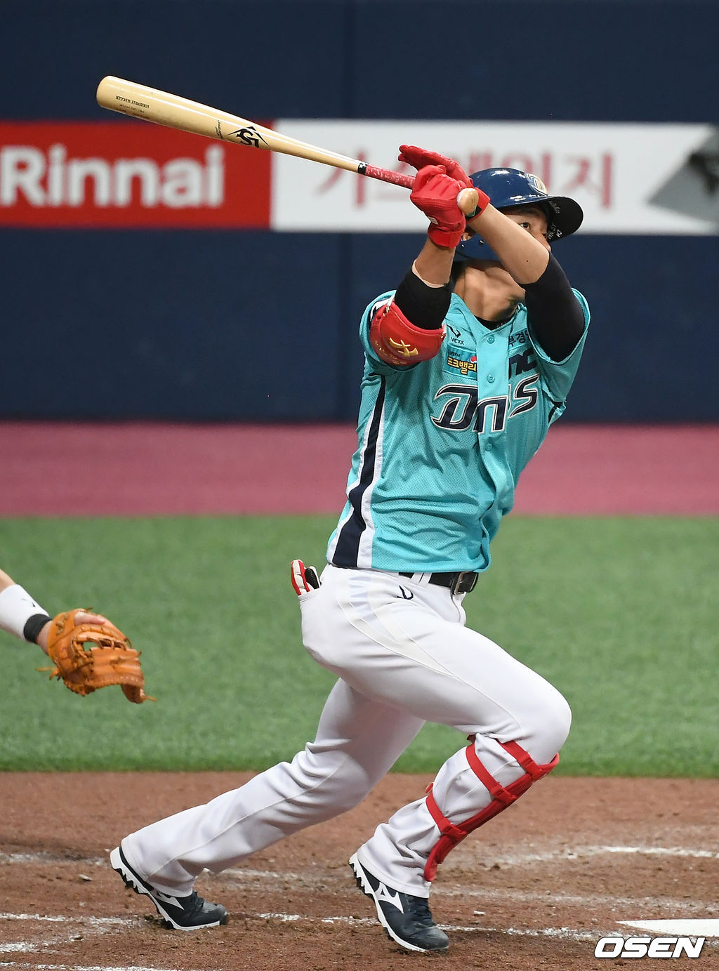 15일 서울 고척스카이돔에서 ‘2020 신한은행 SOL KBO리그’ 키움 히어로즈와 NC 다이노스의 경기가 열렸다.5회초 무사 1, 3루 NC 노진혁이 3점 홈런을 날리고 있다./ks0919@osen.co.kr