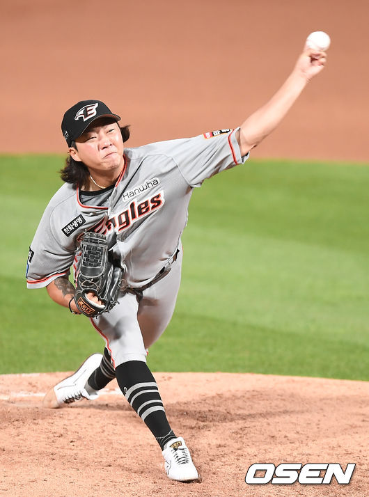 4회말 한화 김범수가 역투하고 있다. /youngrae@osen.co.kr