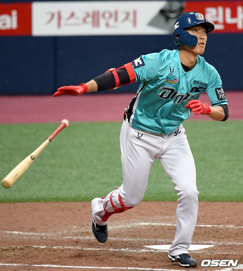 15일 서울 고척스카이돔에서 ‘2020 신한은행 SOL KBO리그’ 키움 히어로즈와 NC 다이노스의 경기가 열렸다.5회초 무사 1, 3루 NC 노진혁이 3점 홈런을 날리고 있다./ks0919@osen.co.kr